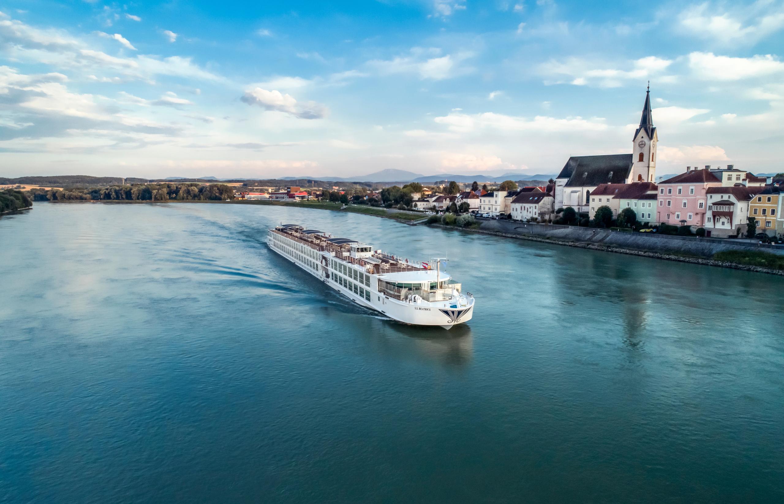 S.S. Beatrice Cruise365